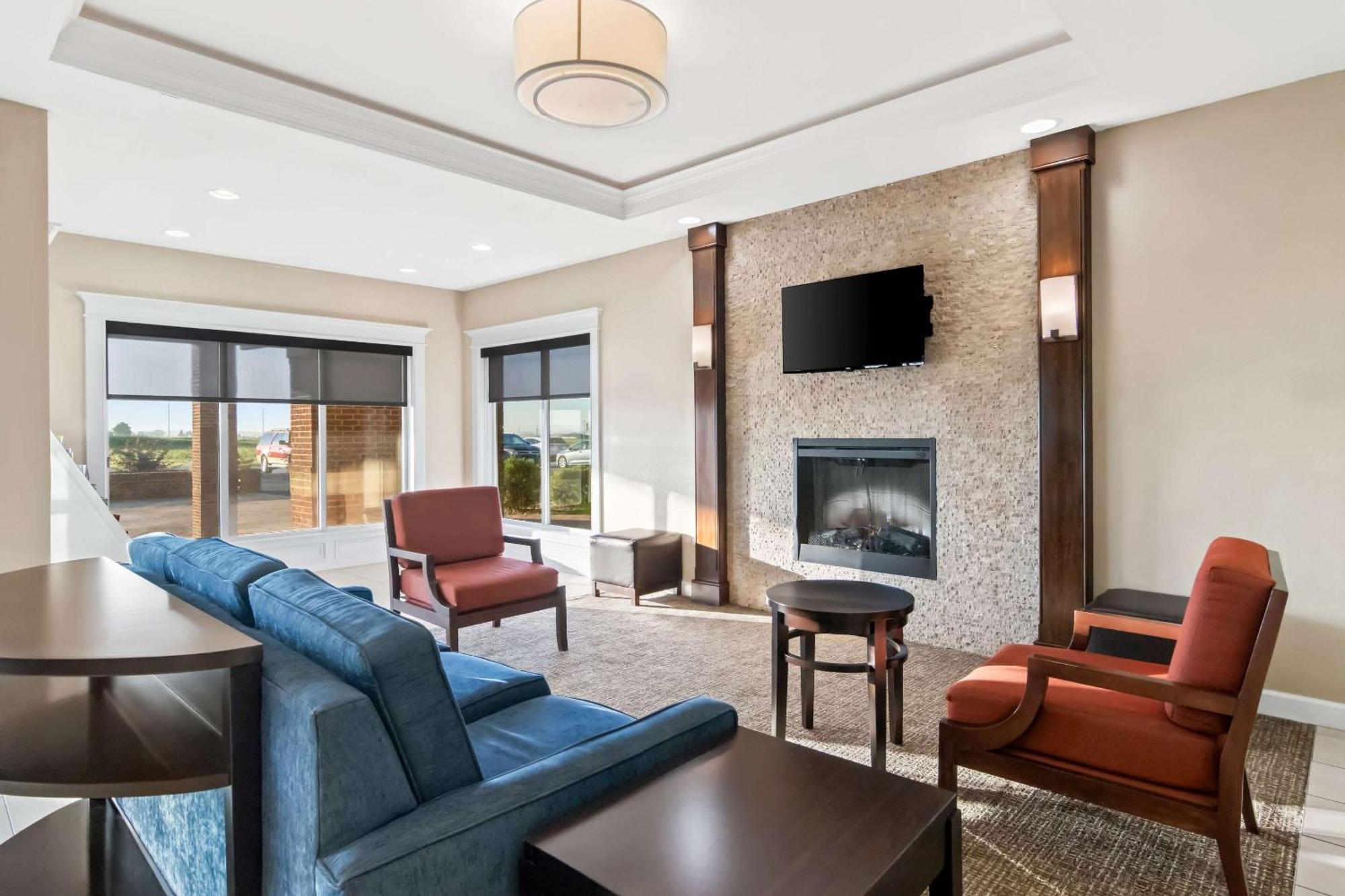 Comfort Inn Hebron-Lowell Area Dinwiddie Екстериор снимка